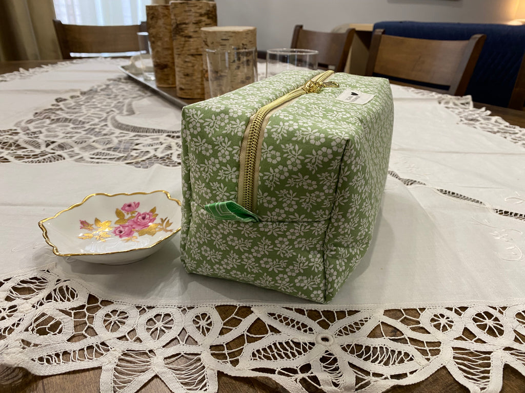 BOXY COSMETIC POUCH - MEDIUM