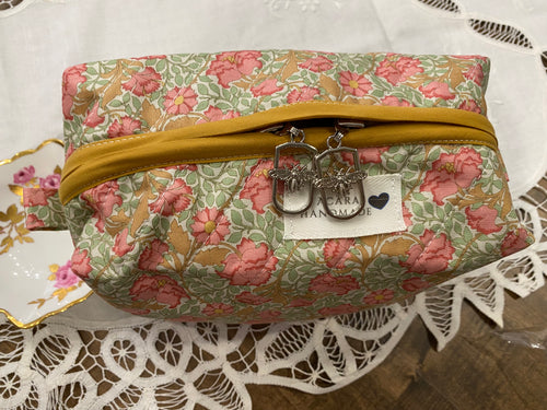 BOXY COSMETIC POUCH - Small