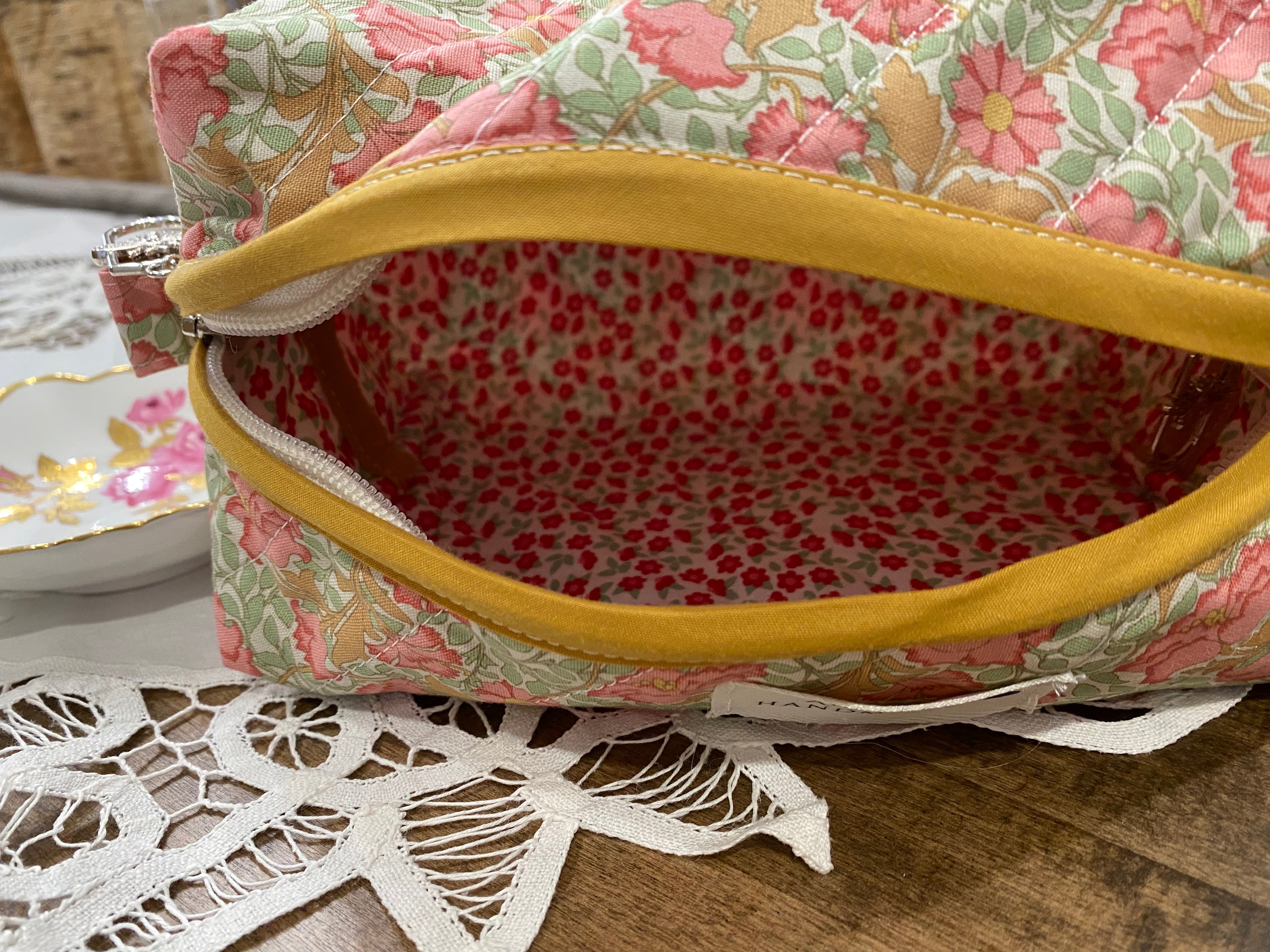 BOXY COSMETIC POUCH - Small
