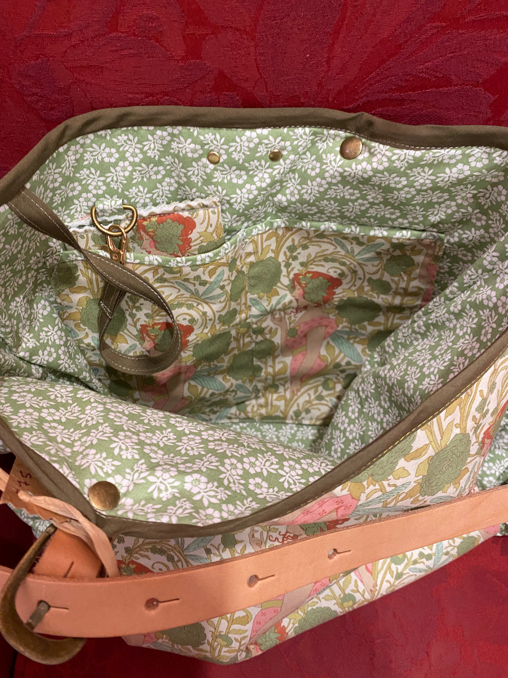 RUFFLE TOTE BAG