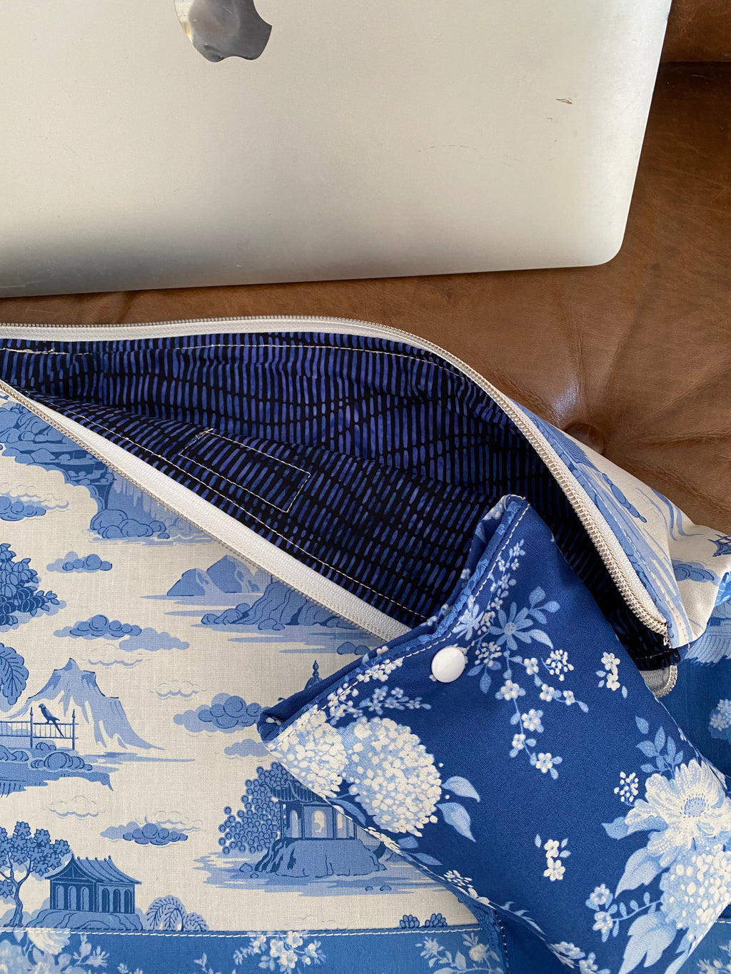 LAPTOP SLEEVE - Large