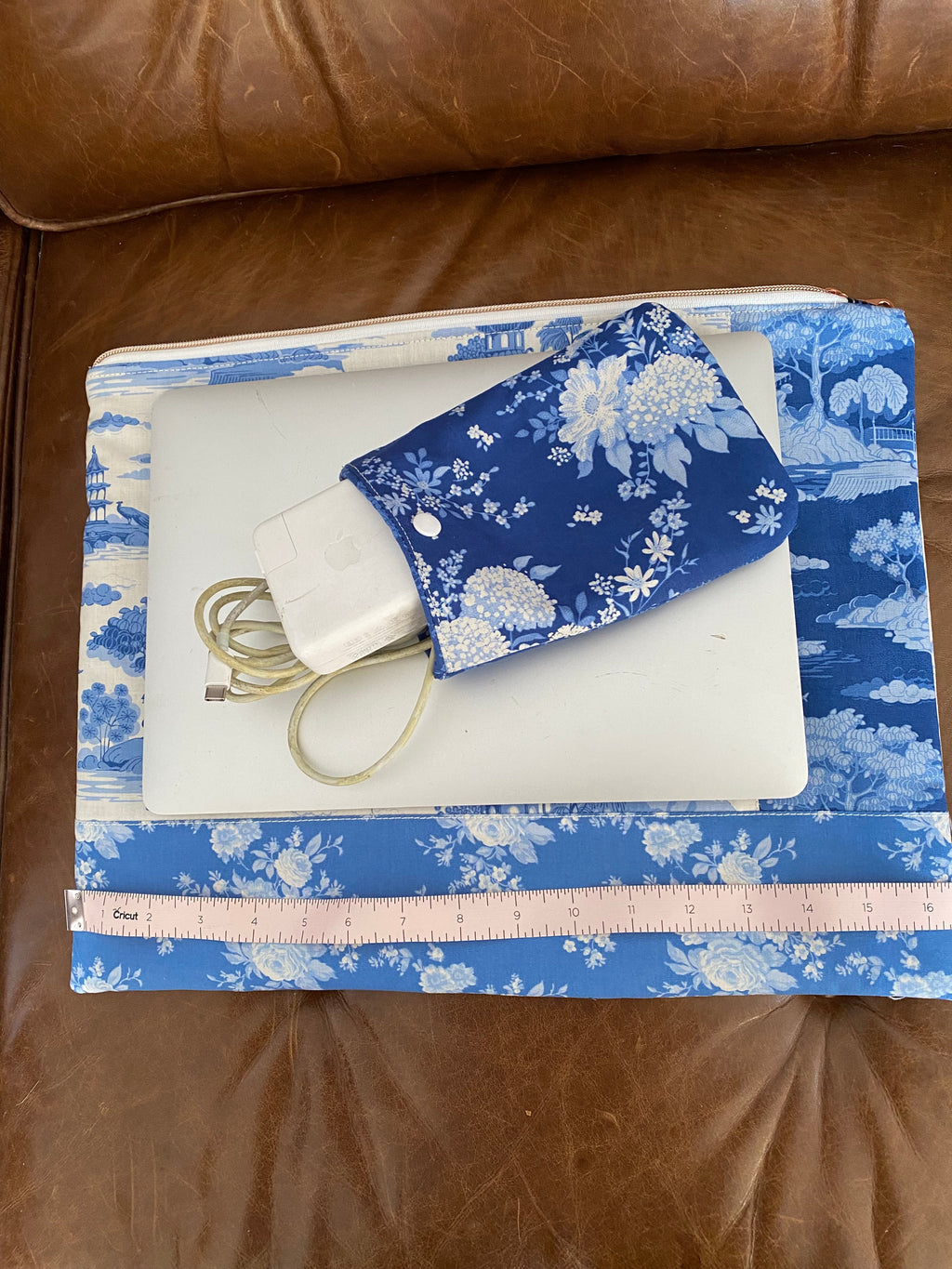 LAPTOP SLEEVE - Large