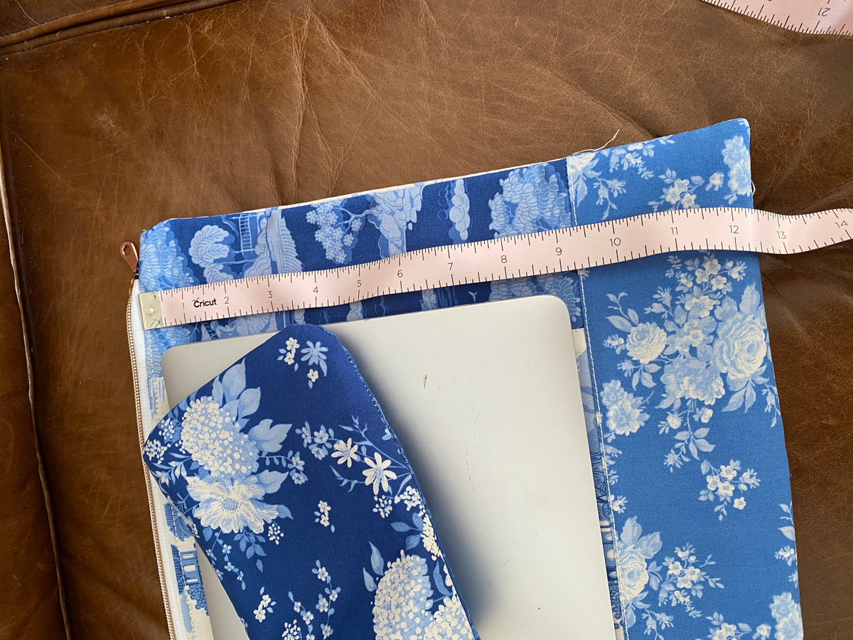 LAPTOP SLEEVE - Large